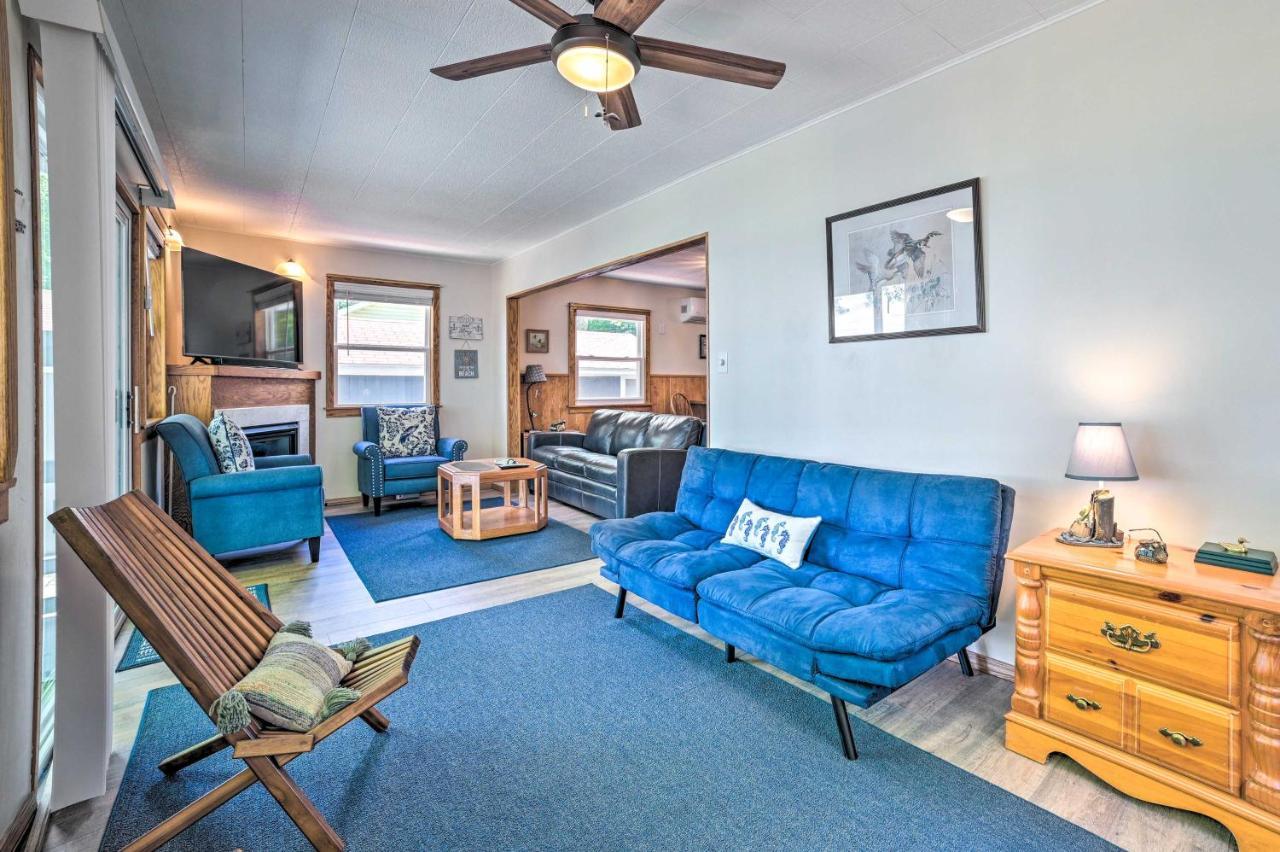 East Tawas Lakefront Getaway With Kayaks And Deck Kültér fotó